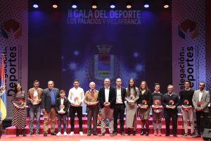 Los galardonados en la II Gala del deporte de Los Palacios y Villafranca.