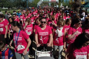 Imagen de archivo de la I Carrera rosa de Los Palacios y Villafranca.