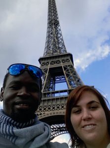 Ariane con Djiby en Paris.