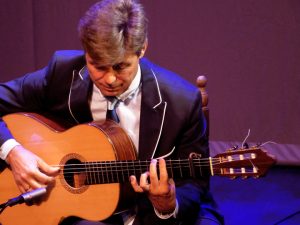 El guitarrista Pedro Sierra presenta 'El llanto de la guitarra'.