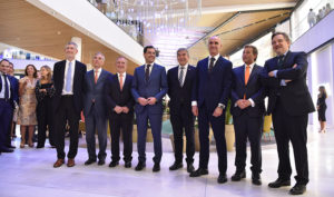 Representantes institucionales inauguraron el nuevo centro comercial de Sevilla. / Foto: Junta de Andalucía.