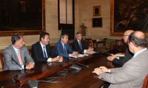 Reunión de Juan Espadas con los representantes de la Asociación The Union.