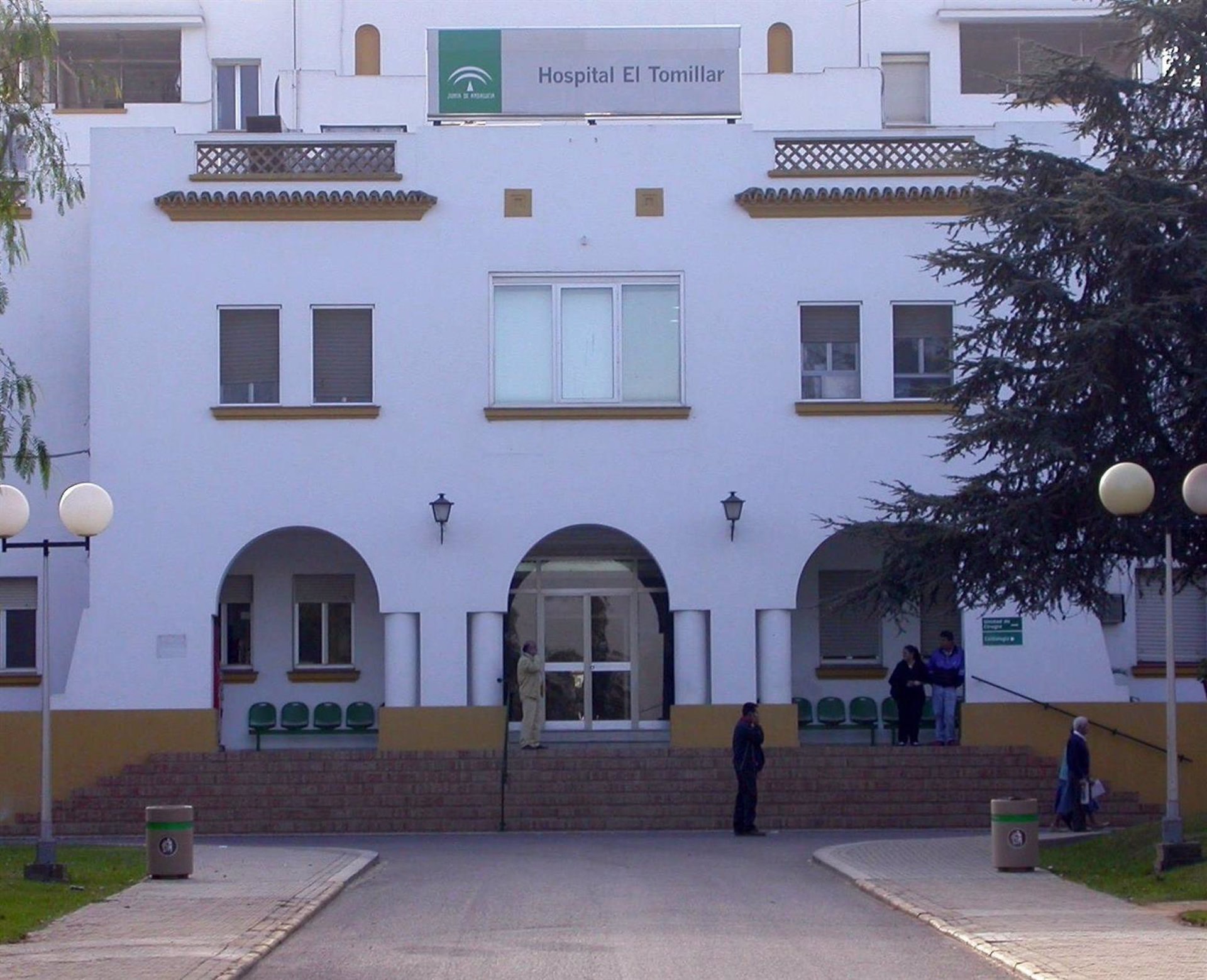 Fachada del Hospital El Tomillar.