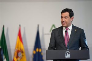 El presidente de la Junta de Andalucía, Juanma Moreno, en su comparecencia pública tras la reunión del comité de expertos ante el coronavirus. / Foto: Junta de Andalucía.