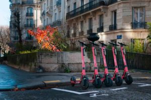 Lanzado el plan de señalización de las áreas autorizadas para el uso de los patinetes de alquiler