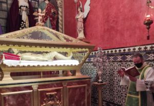 Nueva peana para el Santo Sepulcro del Santísimo Cristo de los Remedios de Castilleja de la Cuesta