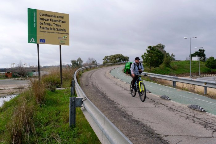 El puente de la Señorita, entre Sevilla y Camas, se corta seis meses al tráfico por obras