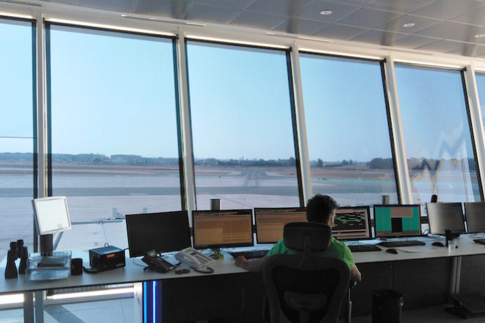 El Aeropuerto de Sevilla empieza a operar como 'Torre Avanzada'