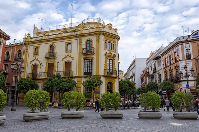 Cabify amplía a Sevilla su servicio de alquiler de bicis a largo plazo con 3 modelos eléctricos y uno plegable