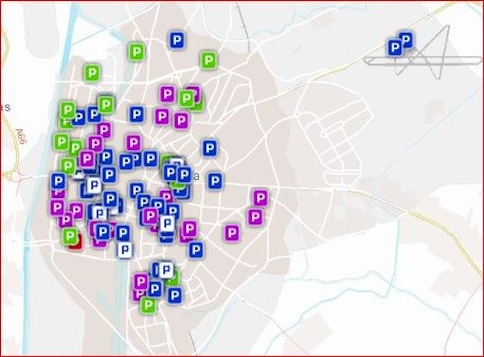 Se mantendrá la zona azul durante la Semana Santa y la Feria al no haber celebraciones