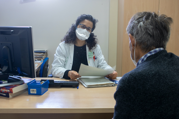 La diálisis a domicilio crece un 30% entre los pacientes del Virgen del Rocío