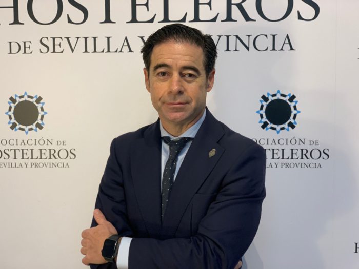 Los hosteleros sevillanos agradecen el nuevo horario y piden responsabilidad al sector