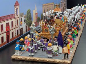 Lagoh acoge una muestra cofrade con figuras de Playmobil