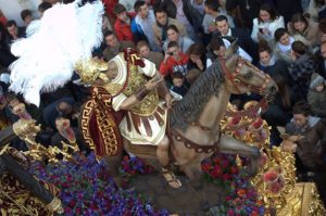 El Casino de la Exposición acoge ocho misterios de la Semana Santa desde el lunes