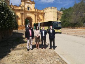 Un nuevo autobús de gran capacidad comenzará a prestar servicio en la línea Carmona-Sevilla