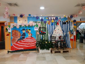 El hall del Hospital Infantil se viste de feria para hacer disfrutar a los pequeños