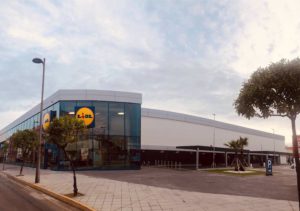 Lidl abre en Dos Hermanas su primera tienda urbana, el local más grande de Sevilla