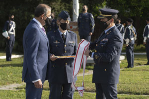 El rector de la Universidad de Sevilla recibe la Gran Cruz del Mérito Aeronáutico con distintivo blanco