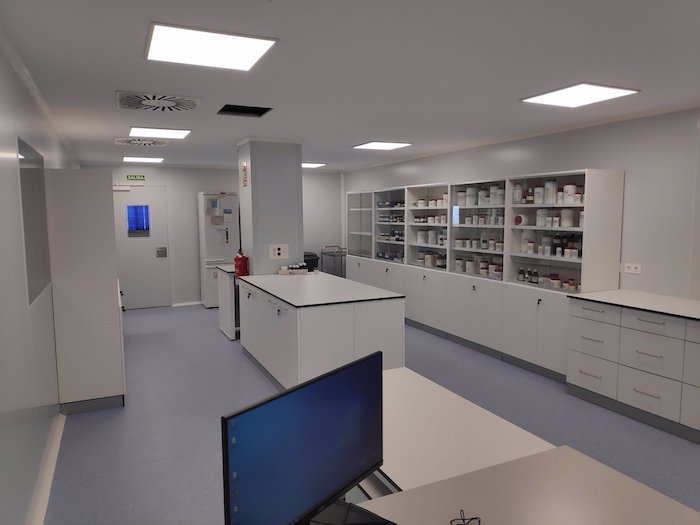 Modernización de las Unidades de Farmacia de dos hospitales sevillanos