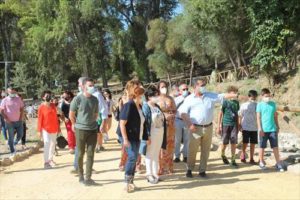 Gelves estrena su nuevo parque de Los Manantiales con una gran cascada de aguas y albercas