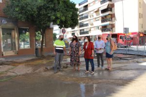 Con el objetivo de mejorar la accesibilidad y el tránsito peatonal y reorganizar las plazas de estacionamiento.