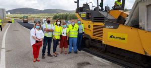 La Junta repara el firme de la carretera entre Pedrera y Gilena