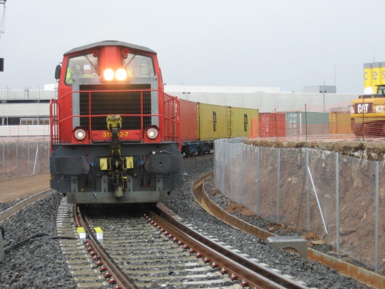 Descarrilamiento de un tren de mercancías sin heridos en el Puerto de Sevilla