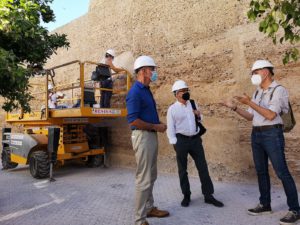 Ejecutado un tercio de la restauración del muro interior de la Muralla de la Macarena