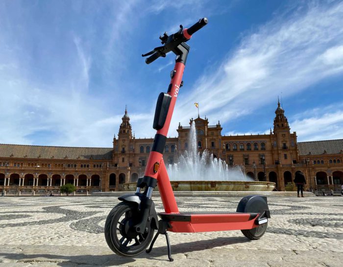 Más de 10.000 sevillanos han utilizado los patinetes de Voi para moverse por la ciudad