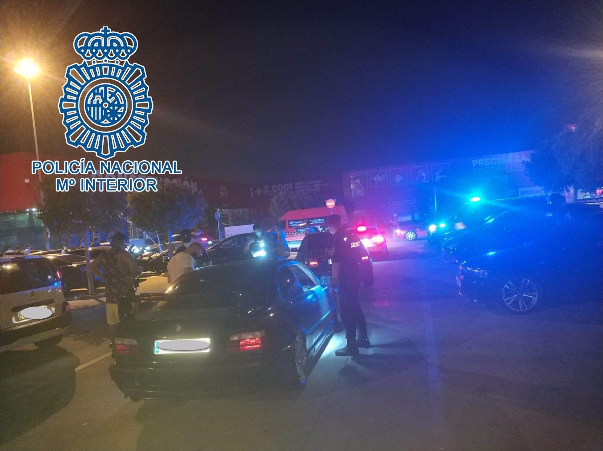 La Policía Nacional identifica a 66 personas y 24 vehículos en un control de carreras ilegales