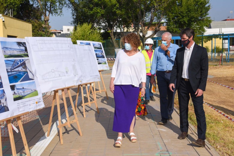 Comienzan las obras de la nueva cubierta de la piscina del Centro Deportivo Torreblanca