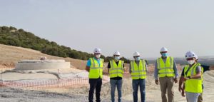 Avanzan "a buen ritmo" las obras del nuevo parque eólico Loma de los Pinos de Lebrija