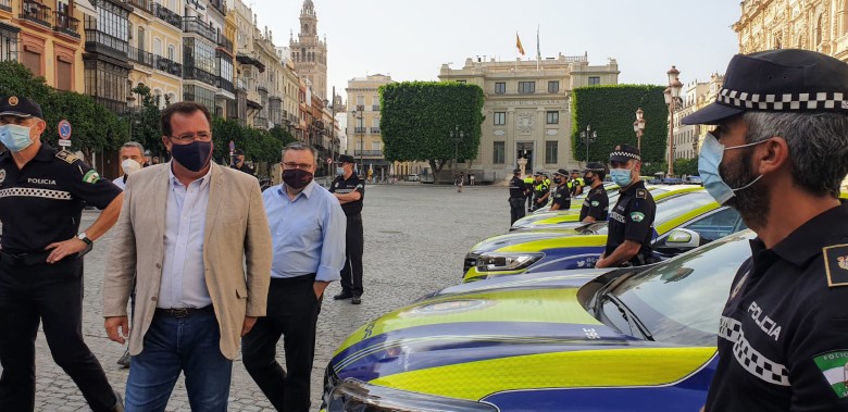 Policía de Sevilla estrena 21 vehículos equipados con nuevas tecnologías y materiales