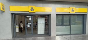 Correos facilita a los ciudadanos pagar sus tributos a la Junta de Andalucía desde su red de oficinas