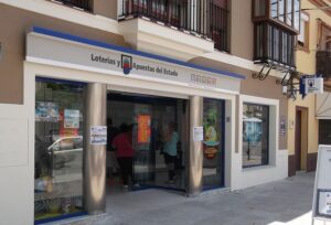 Morón de la Frontera reparte varios premios del Sorteo Extraordinario de la Lotería de Navidad