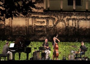 conciertos en los jardines del Alcázar