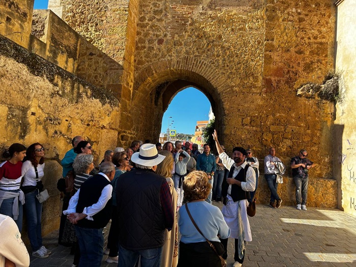 Alcalá estrena una nueva ruta turística por San Miguel recuperando la historia flamenca del arrabal