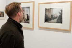 Una exposición muestra las primeras fotografías a color de Sevilla