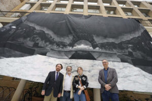 La Facultad de Bellas Artes crea un telón con técnicas antiguas para la Compañía Sevillana de Zarzuela