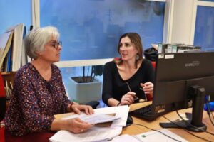 Lourdes Rodríguez Macías y Alícia del Río González biblioteca