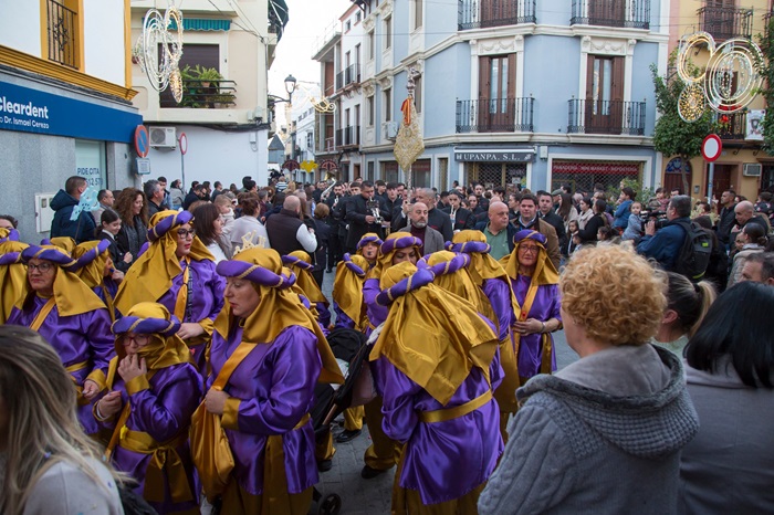 Los Palacios y Villafranca se llenó de ilusión este sábado con la llegada del Heraldo Real y ayer domingo con la San Silvestre más Bestia